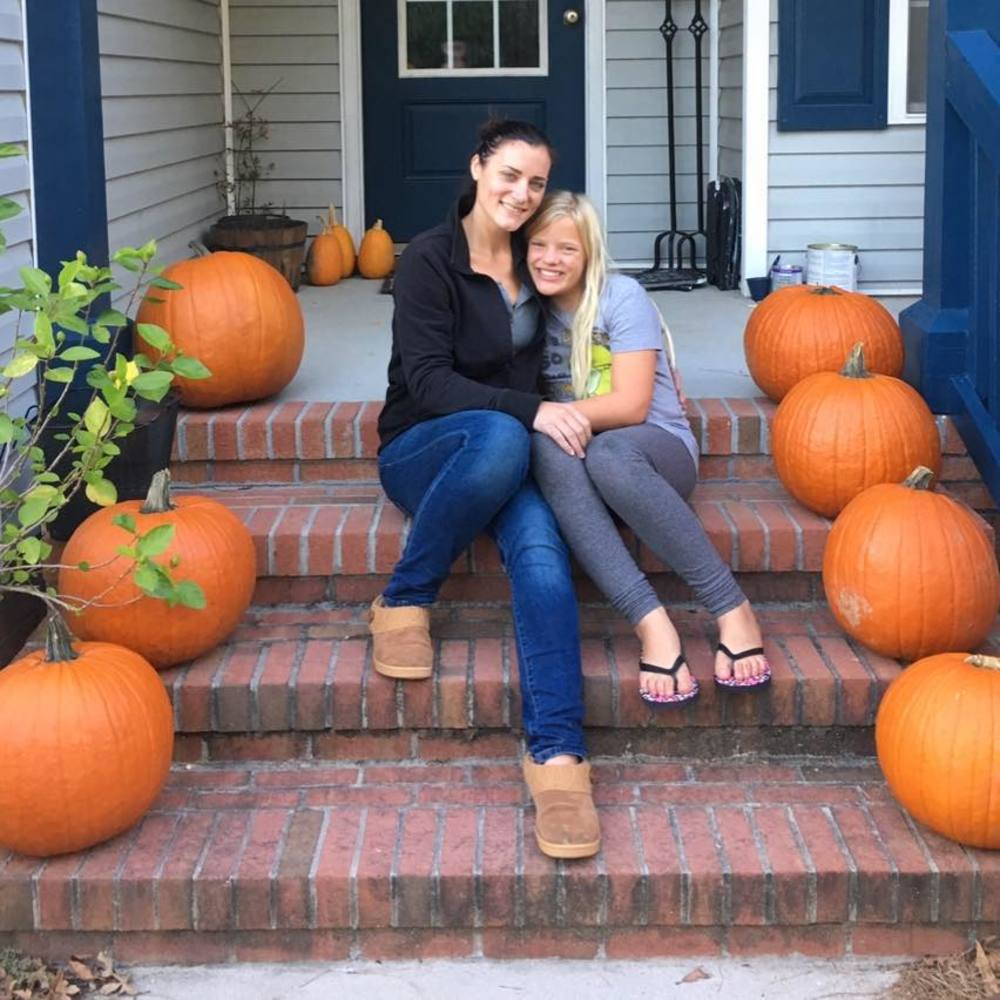 Meet your Posher, Lara